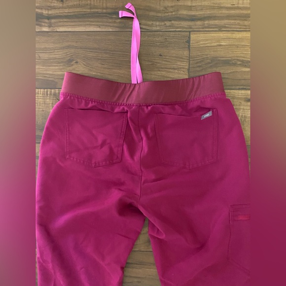 Figs Women's Zamora Jogger Scrub Pants Burgundy Sz S - Picture 5 of 6